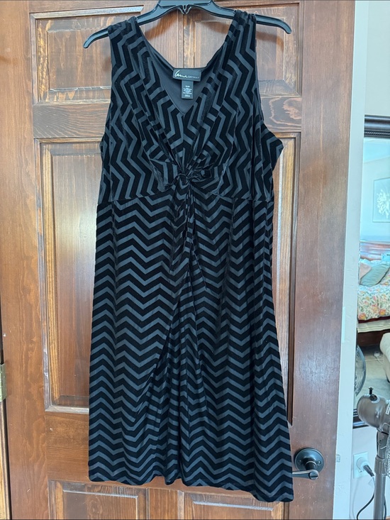 Lane Bryant Dresses & Skirts - Layne Bryant Black Velvet Chevron Knot-Front Midi Dress